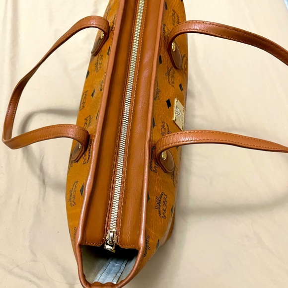 MCM  medium size - Picture 2 of 8